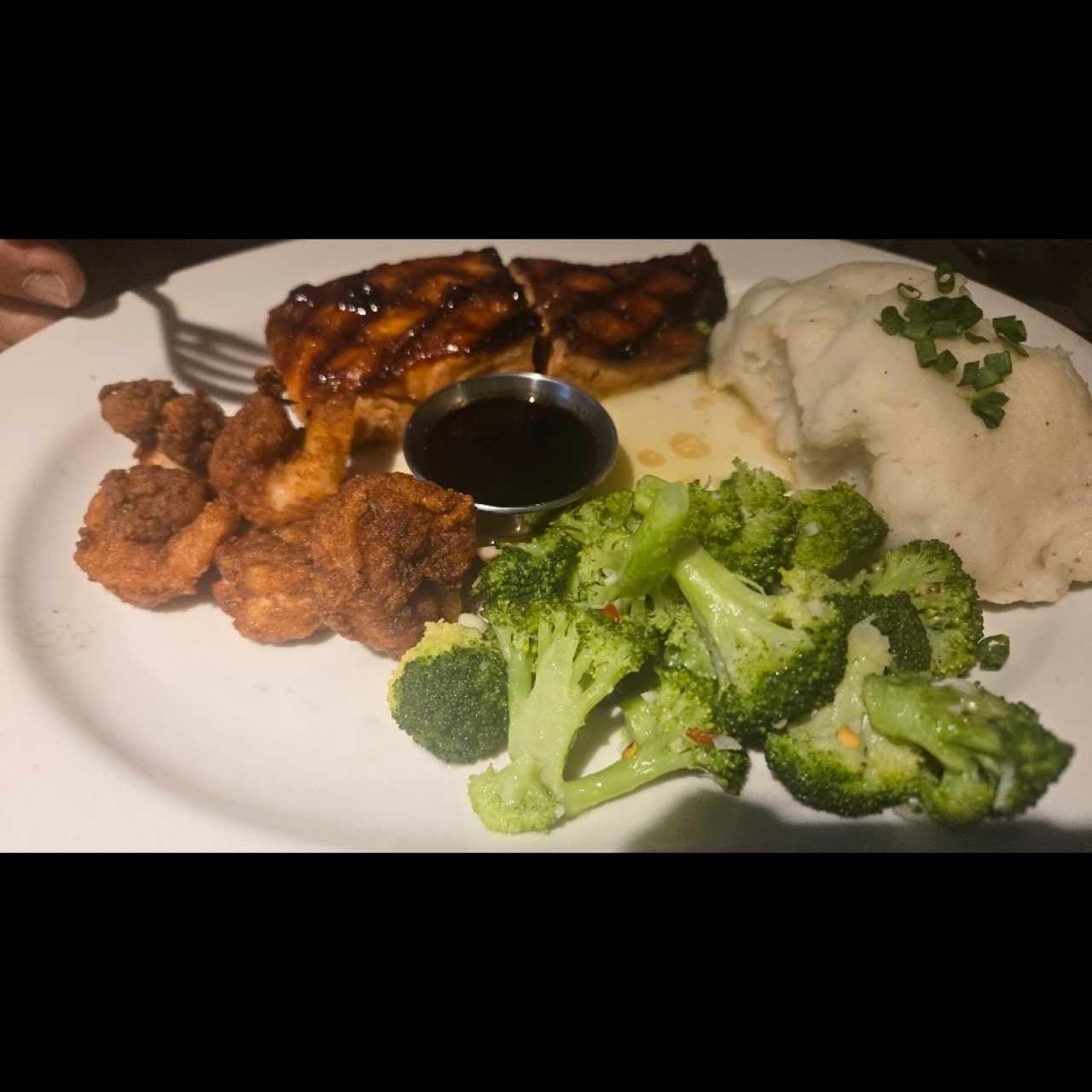 FRIDAYS SIGNATURE WHISKEY-GLAZED SALMON