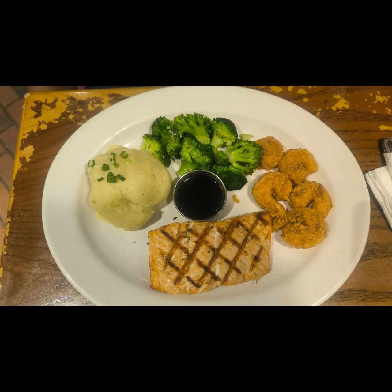 FRIDAYS SIGNATURE WHISKEY-GLAZED SALMON