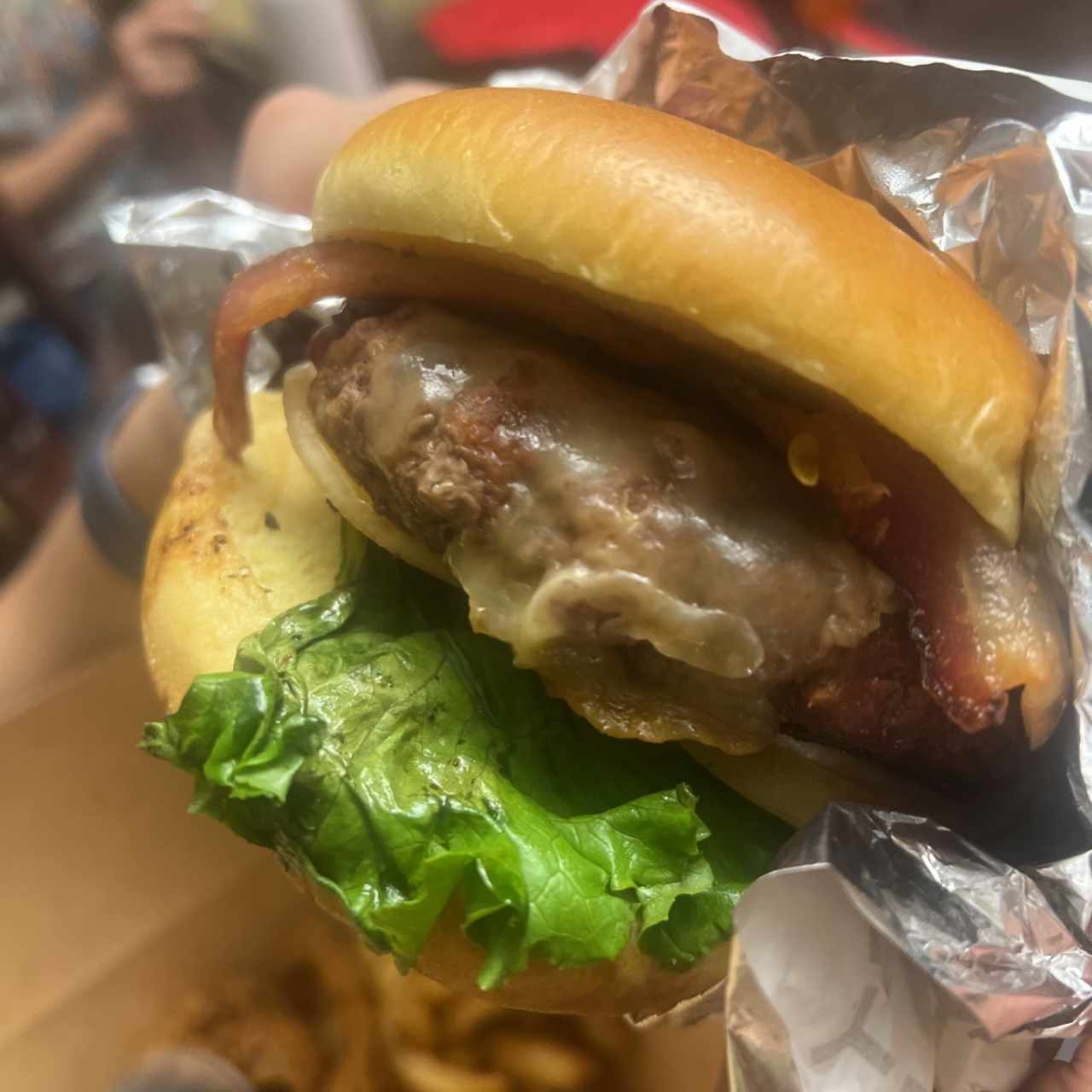 FRIDAYS SIGNATURE WHISKEY-GLAZED BURGER