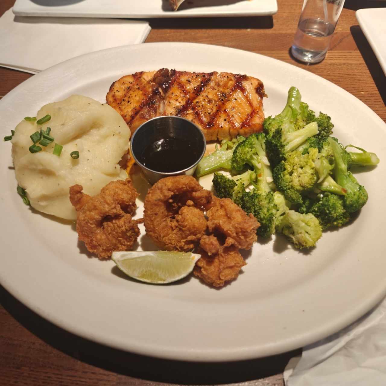 FRIDAYS SIGNATURE WHISKEY-GLAZED SALMON