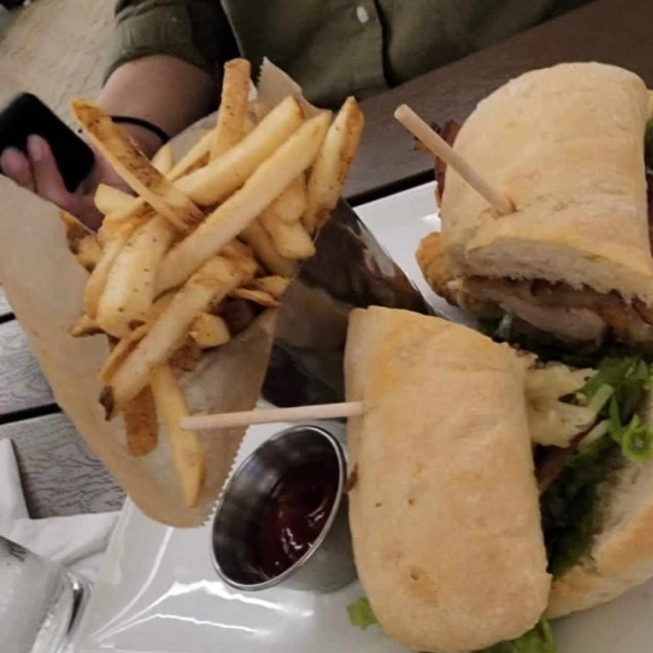 Chicken bit sandwich