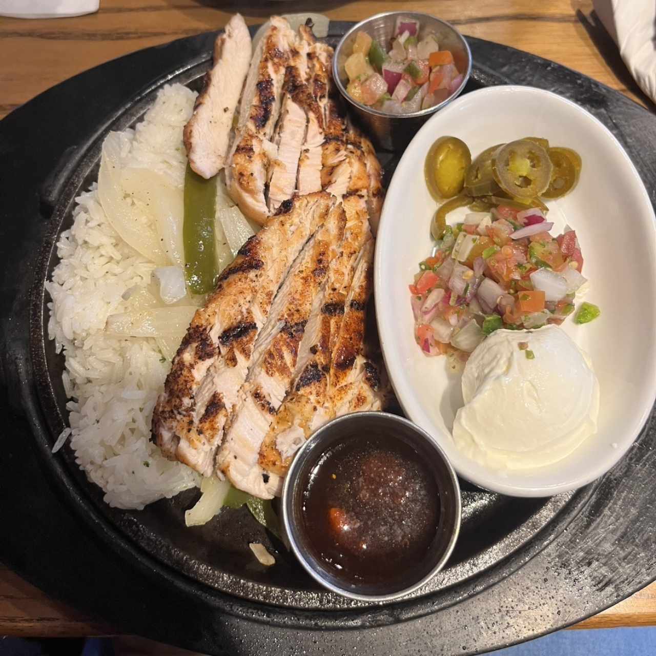 FRIDAYS SIGNATURE WHISKEY-GLAZED CHICKEN