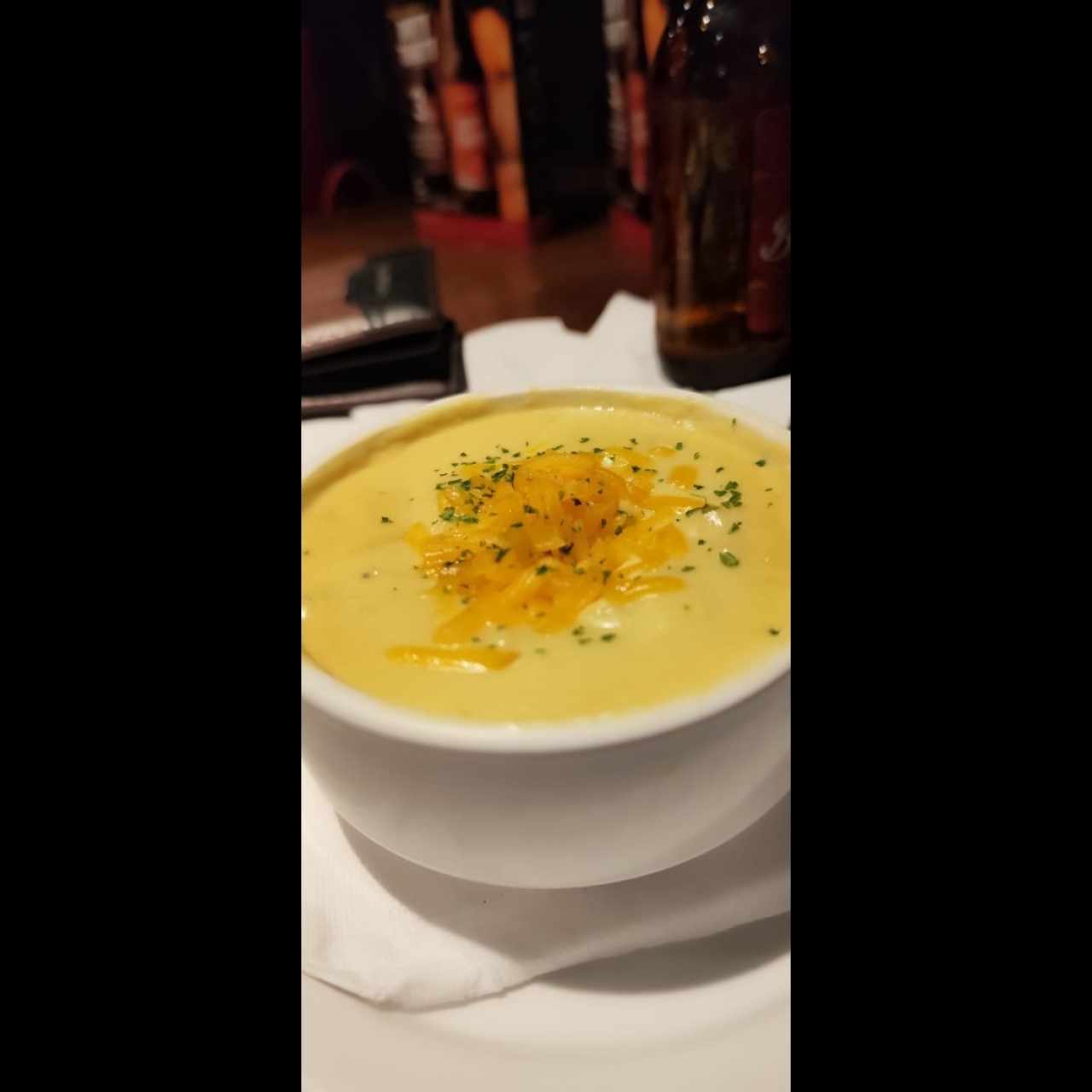 Saladas & Soup - BROCCOLI CHEESE SOUP