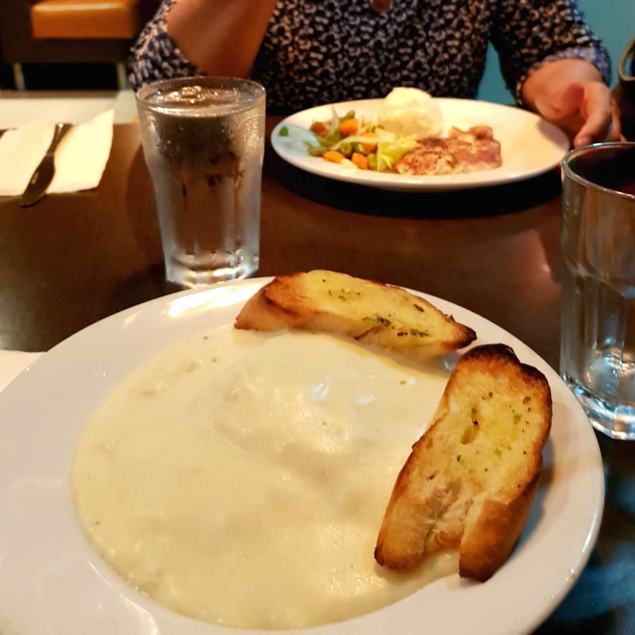 Lasagna de pollo gratinada