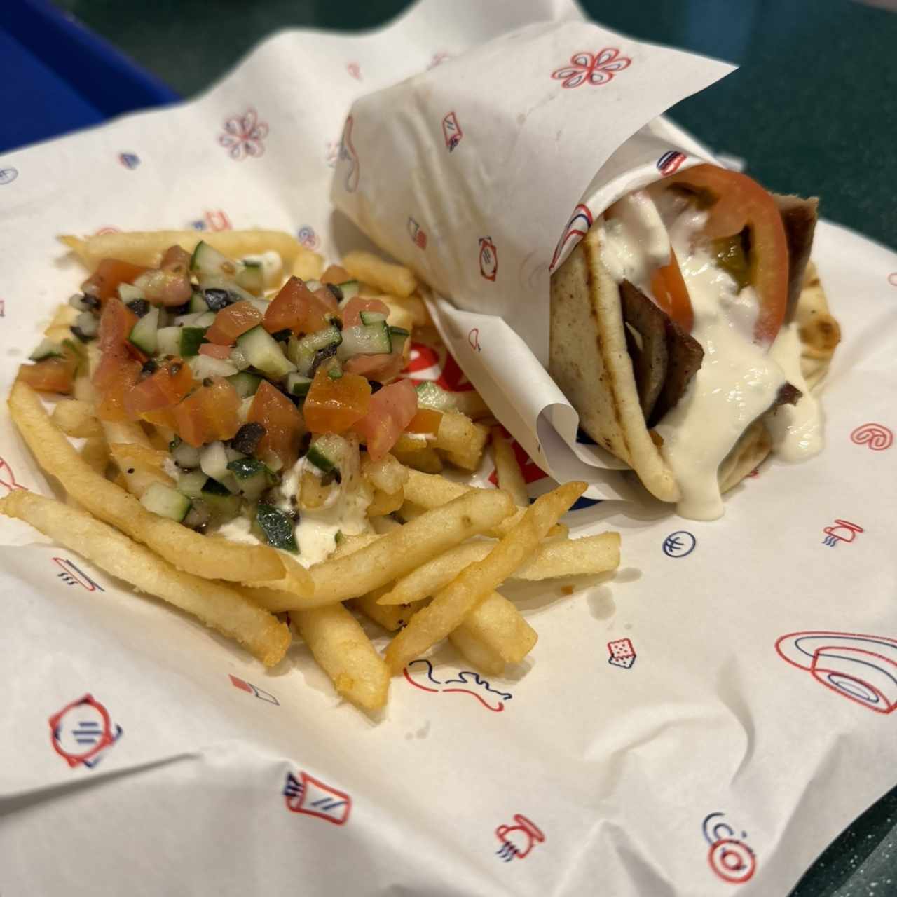 Combo - gyro original + acompañamiento + bebida