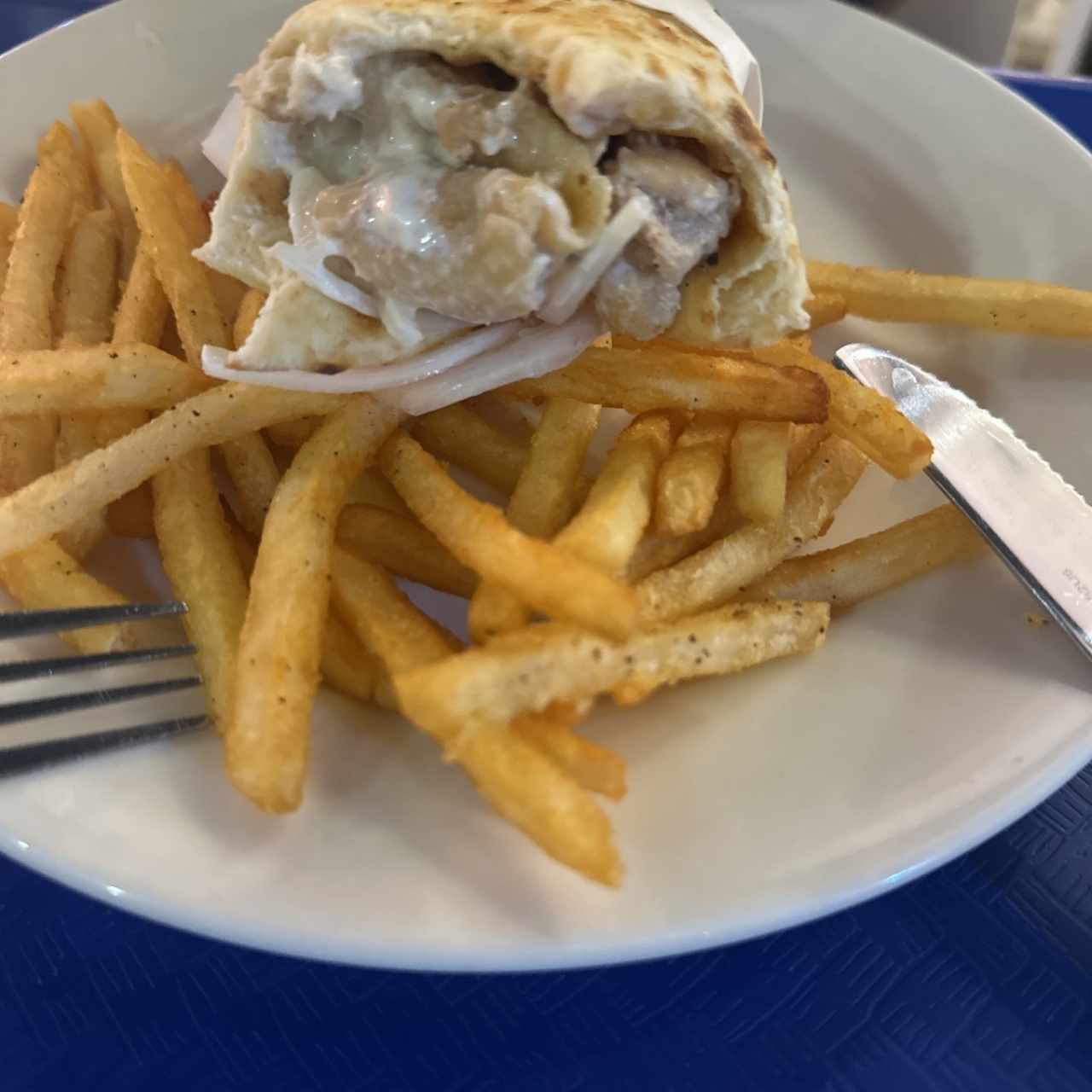 Combo - gyro pollo + acompañamiento + bebida