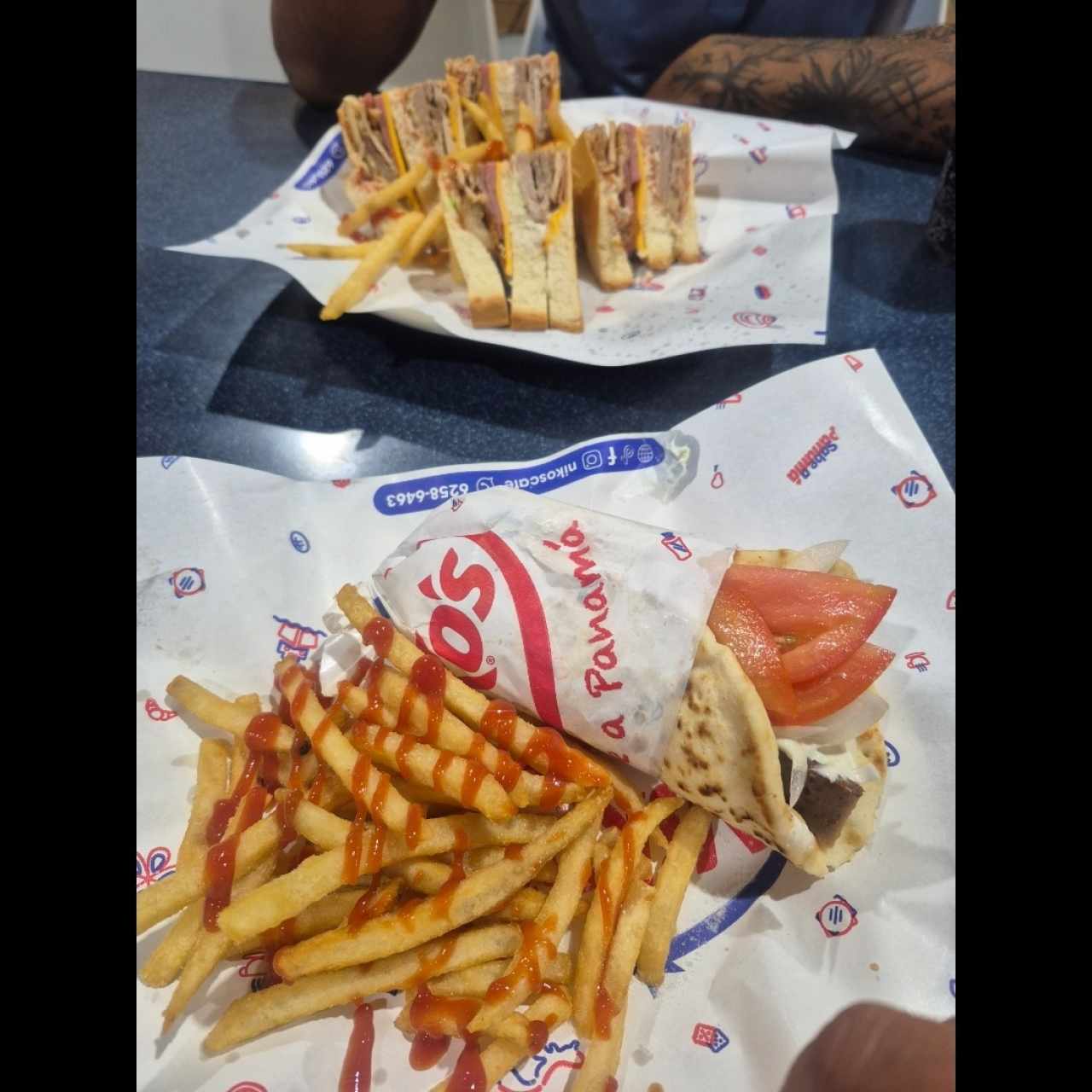 Combo - club sándwich + acompañamiento + bebida