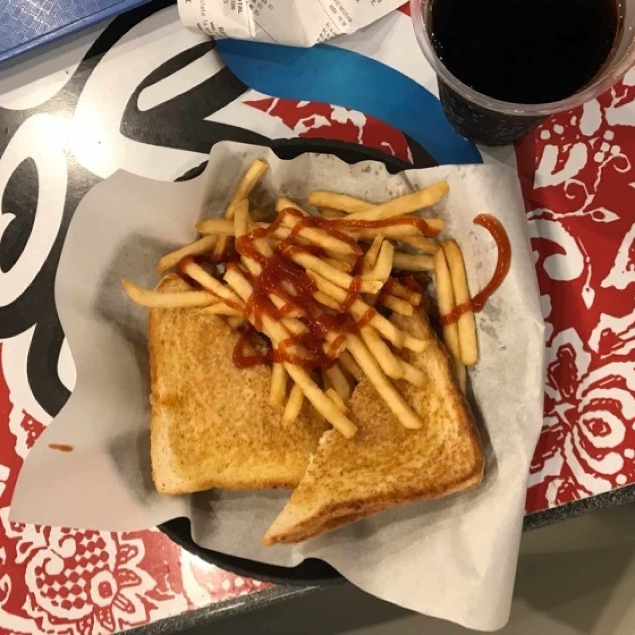 Derretido más papas fritas 