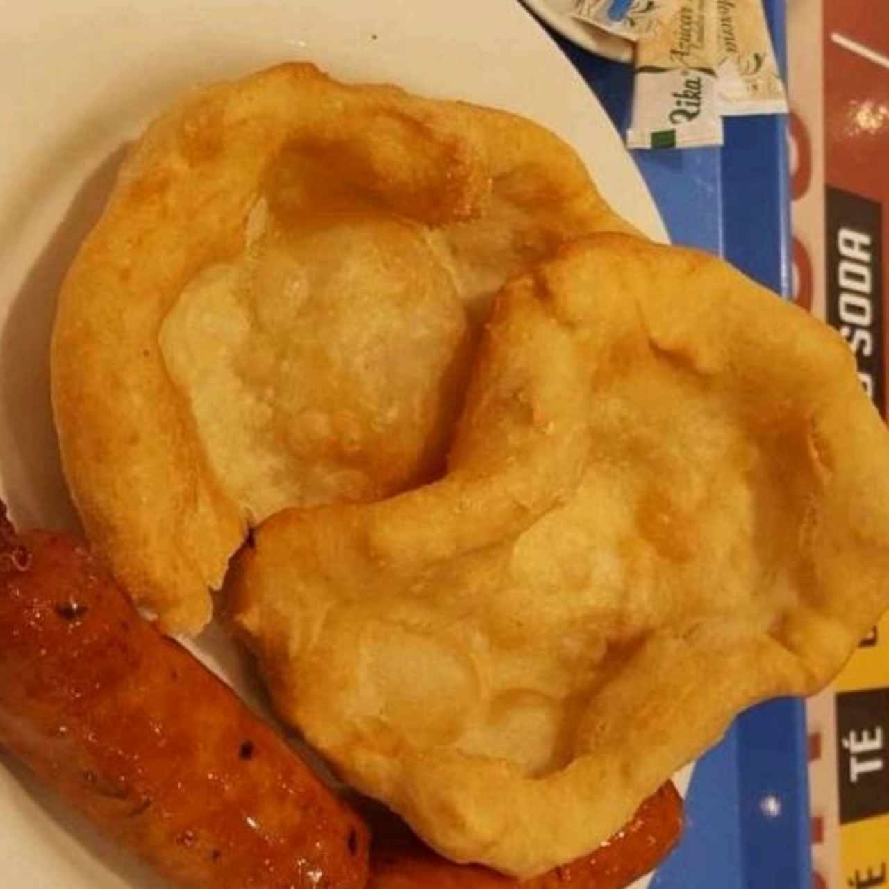 hojaldre y chorizo santeño