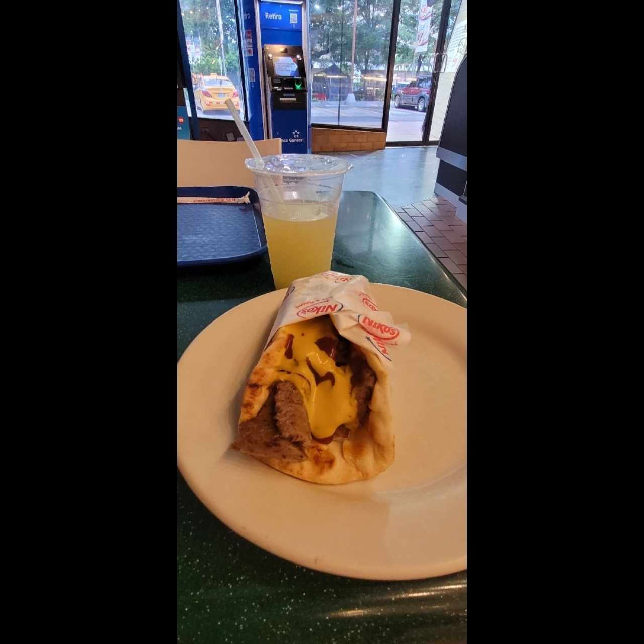 Combo - gyro original + acompañamiento + bebida