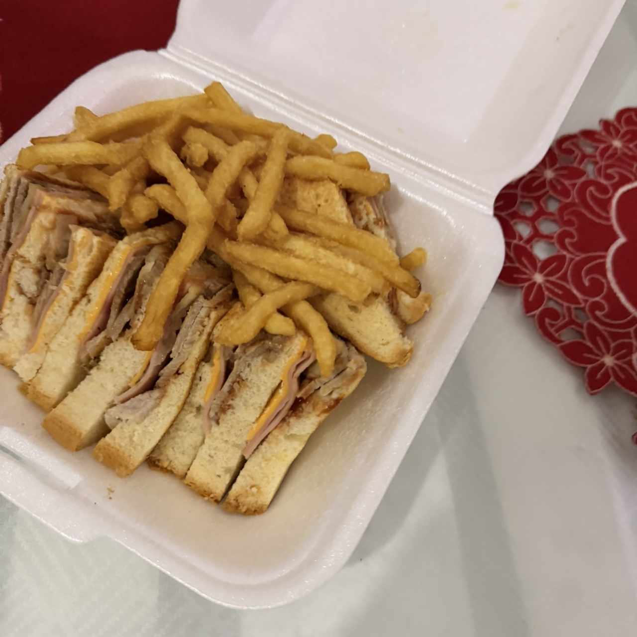Combo - club sándwich + acompañamiento + bebida