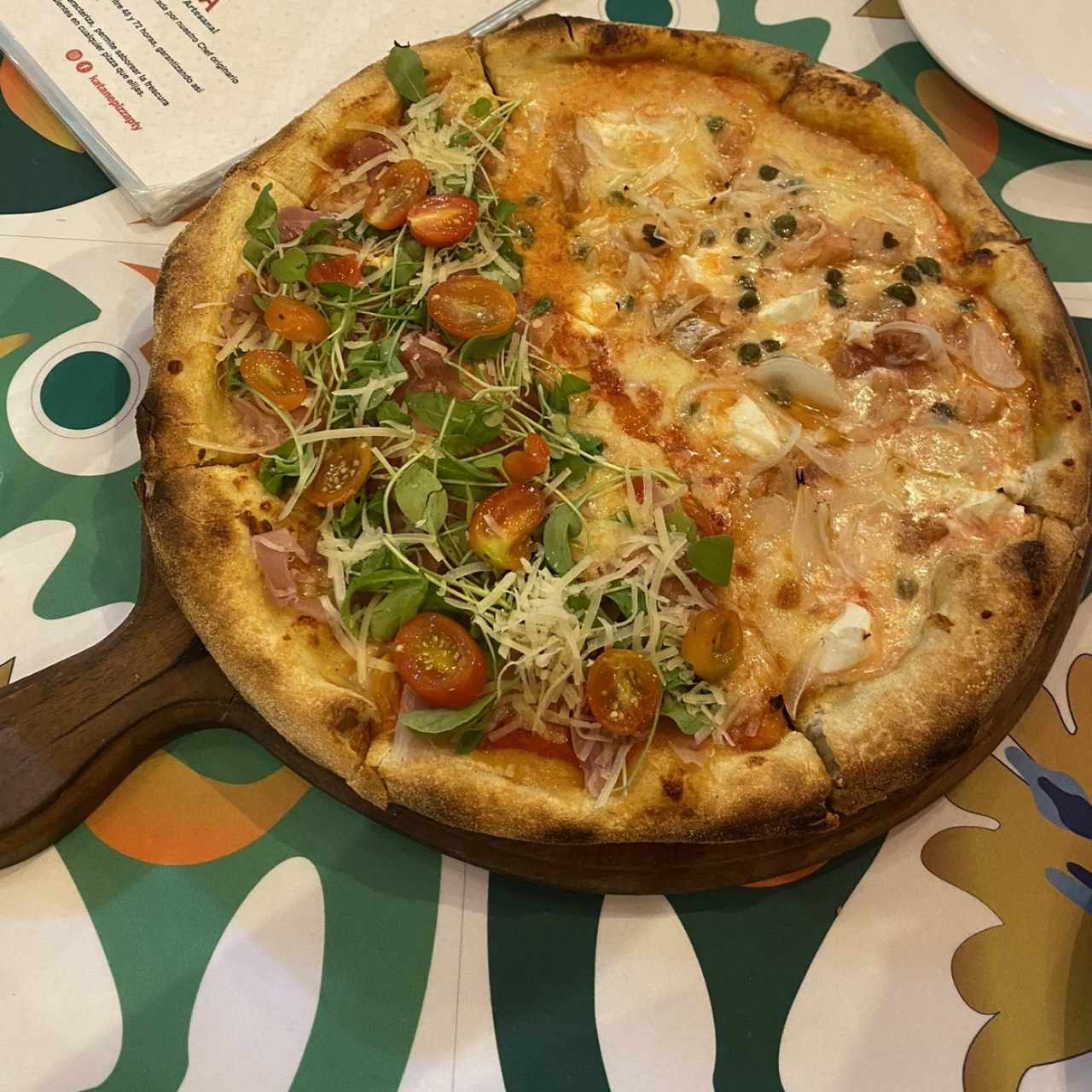 Pizzas Blancas - 5 Quesos y mitad katané
