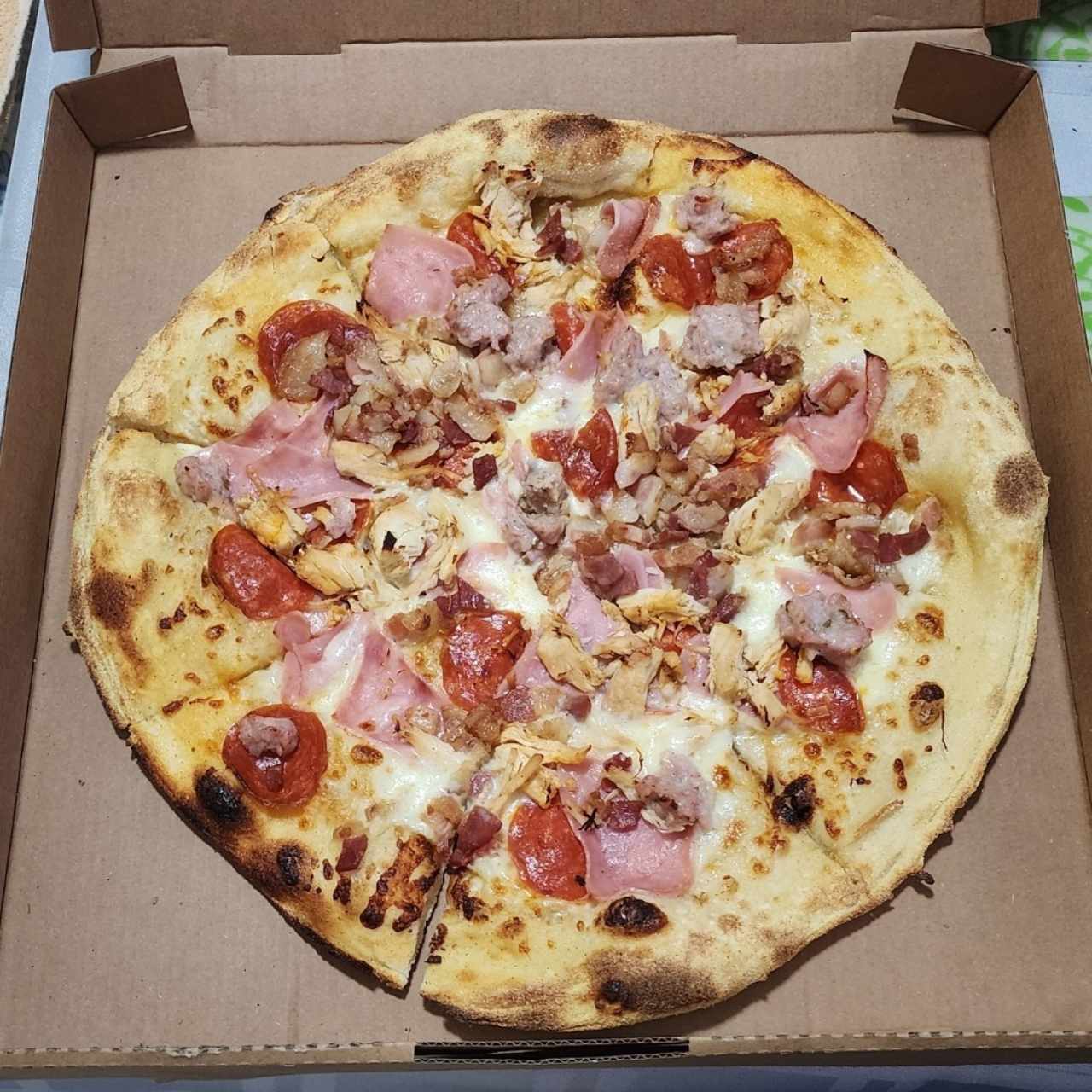 pizza full carnivora