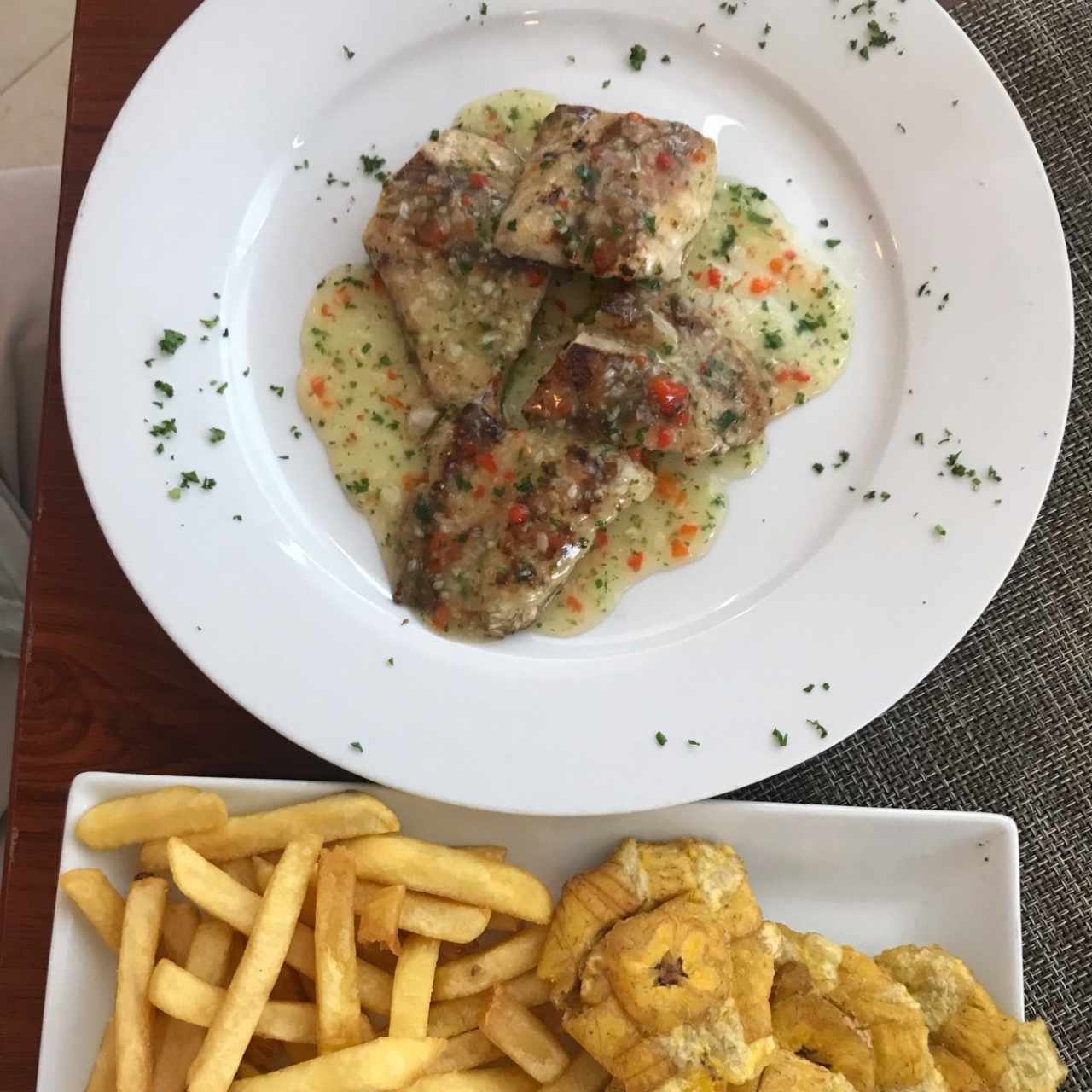 Filete de Corvina al ajillo