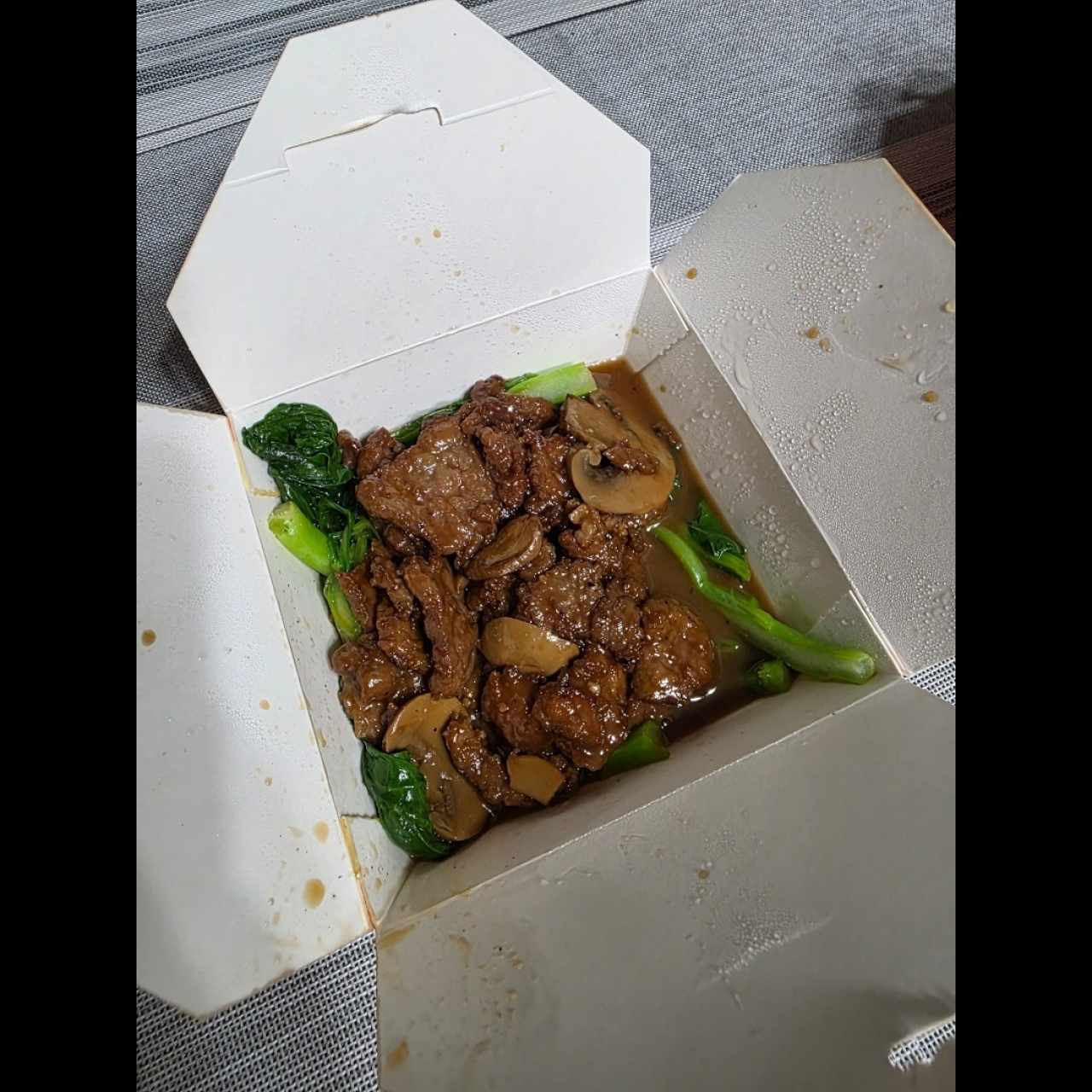 Carne con Hojas de Mostaza
