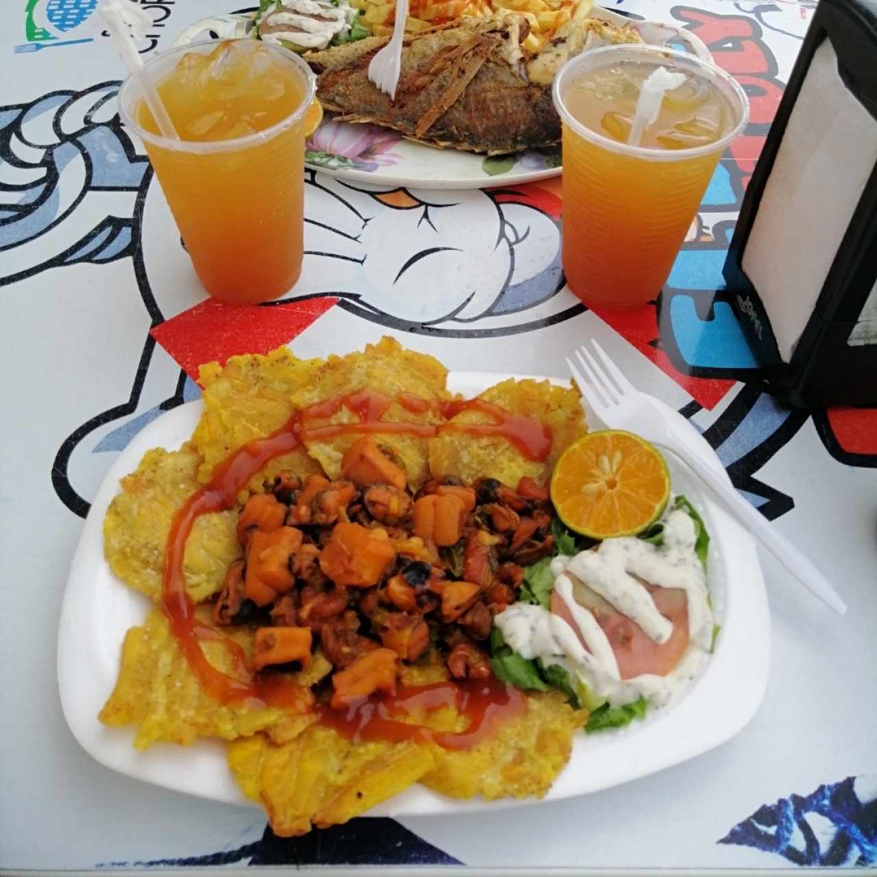 Mixto de Marisco con Patacones 