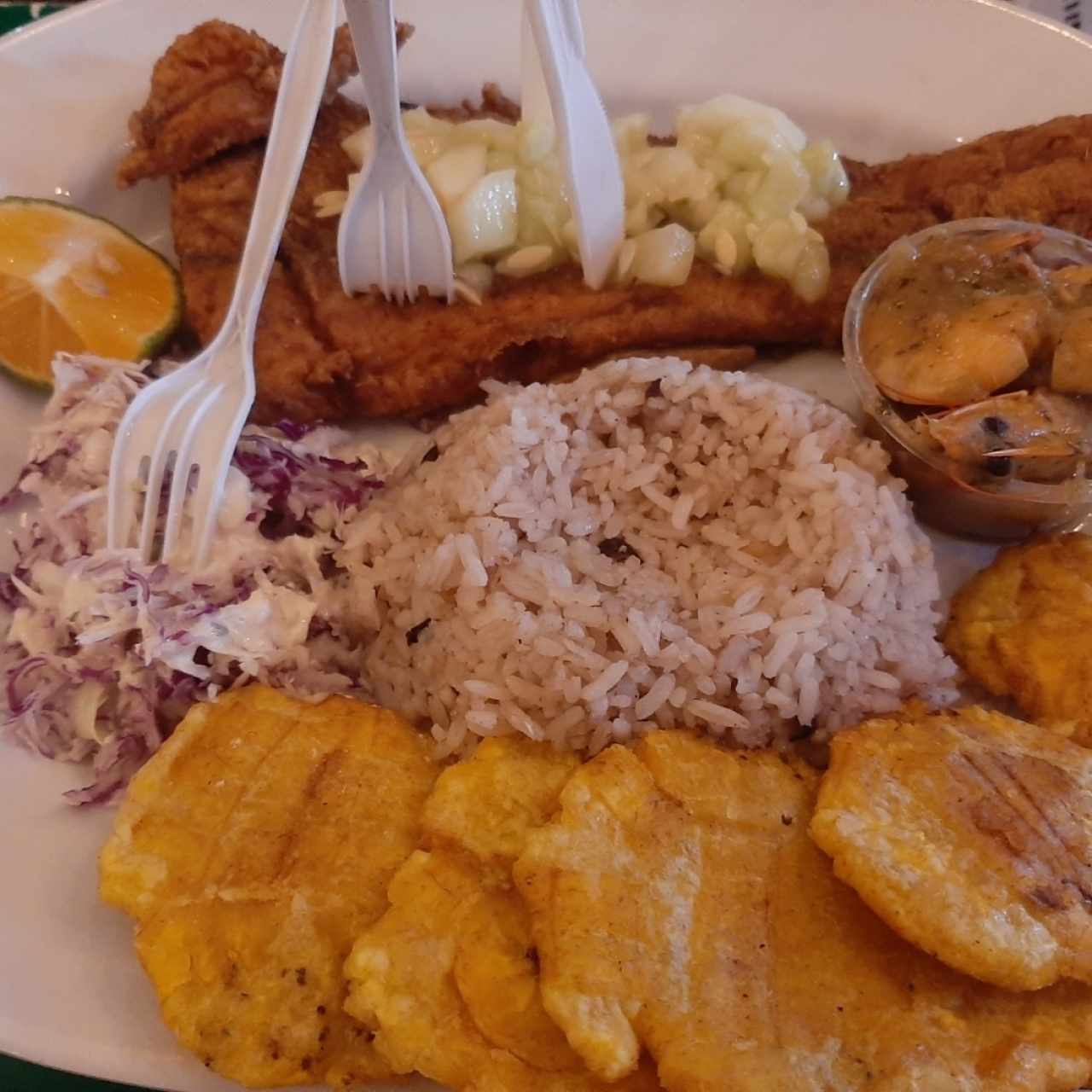 El especial de la Casa combo Completo Sabores del Chorrillo