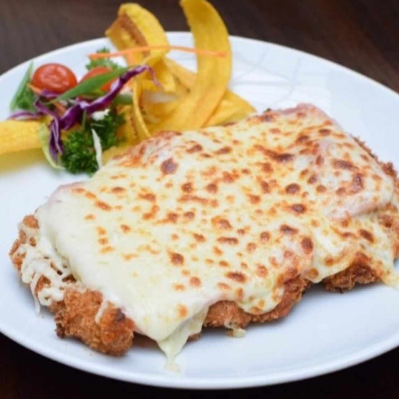 Milanesa de filete de res a la napolitana