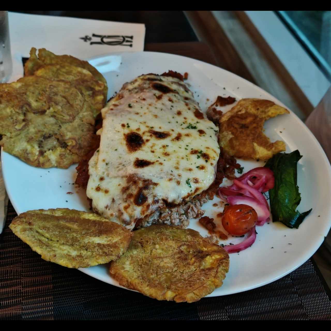 Milanesa de filete de res a la napolitana
