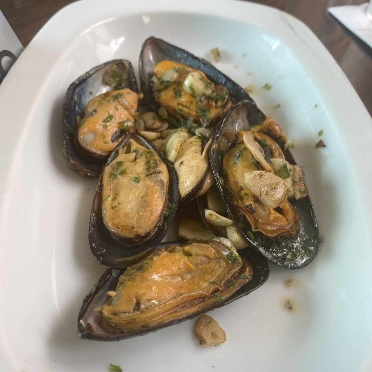 Mejillones flameados al ron abuelo