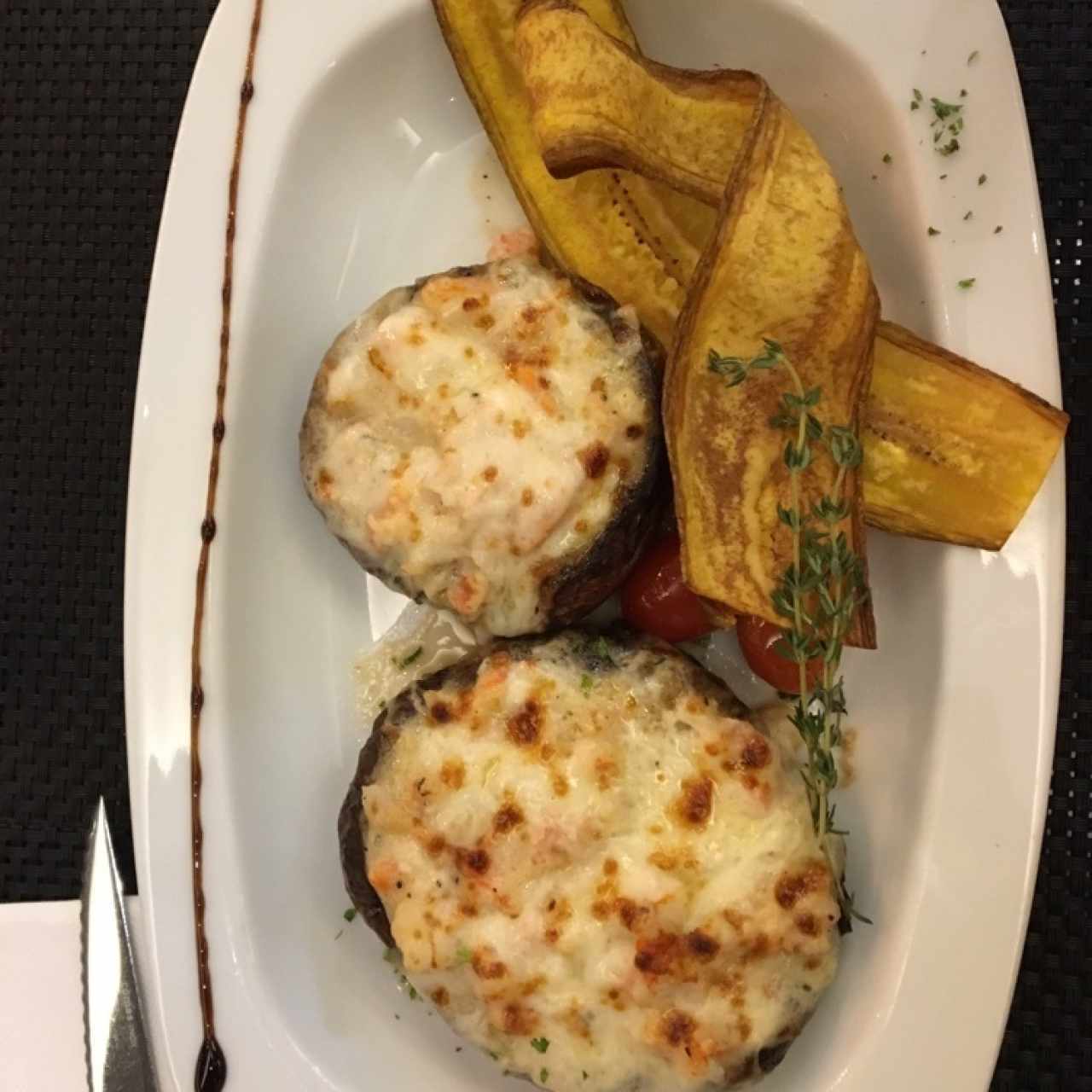 Portobellos grill con camarones al gratín