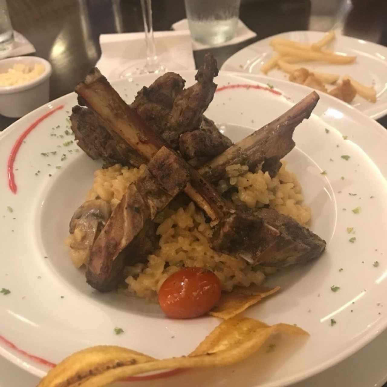 costillas de cordero sobre rissotto