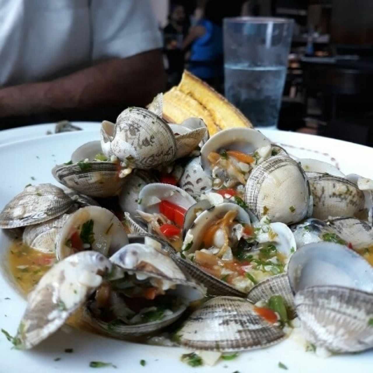 almejas al ajillo
