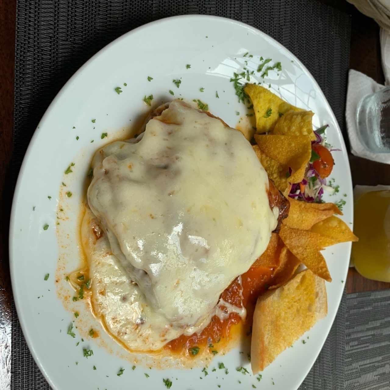 Lasagna de carne gratinada