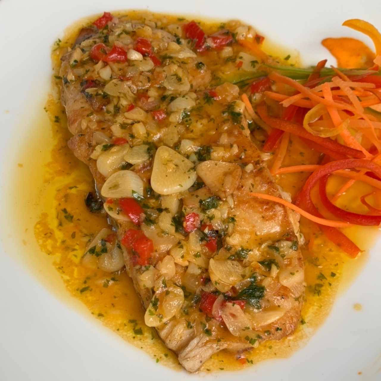 Filete de Corvina al Ajillo