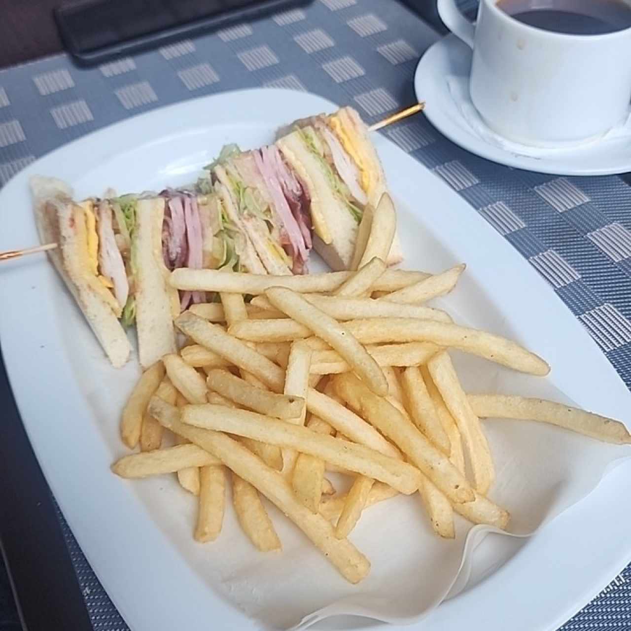Emparedados - Club sandwich