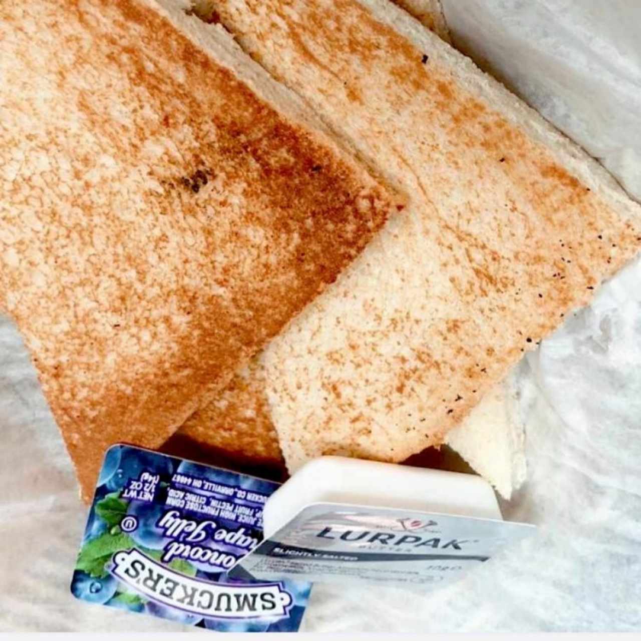 Desayunos clásicos - Canasta de tostadas