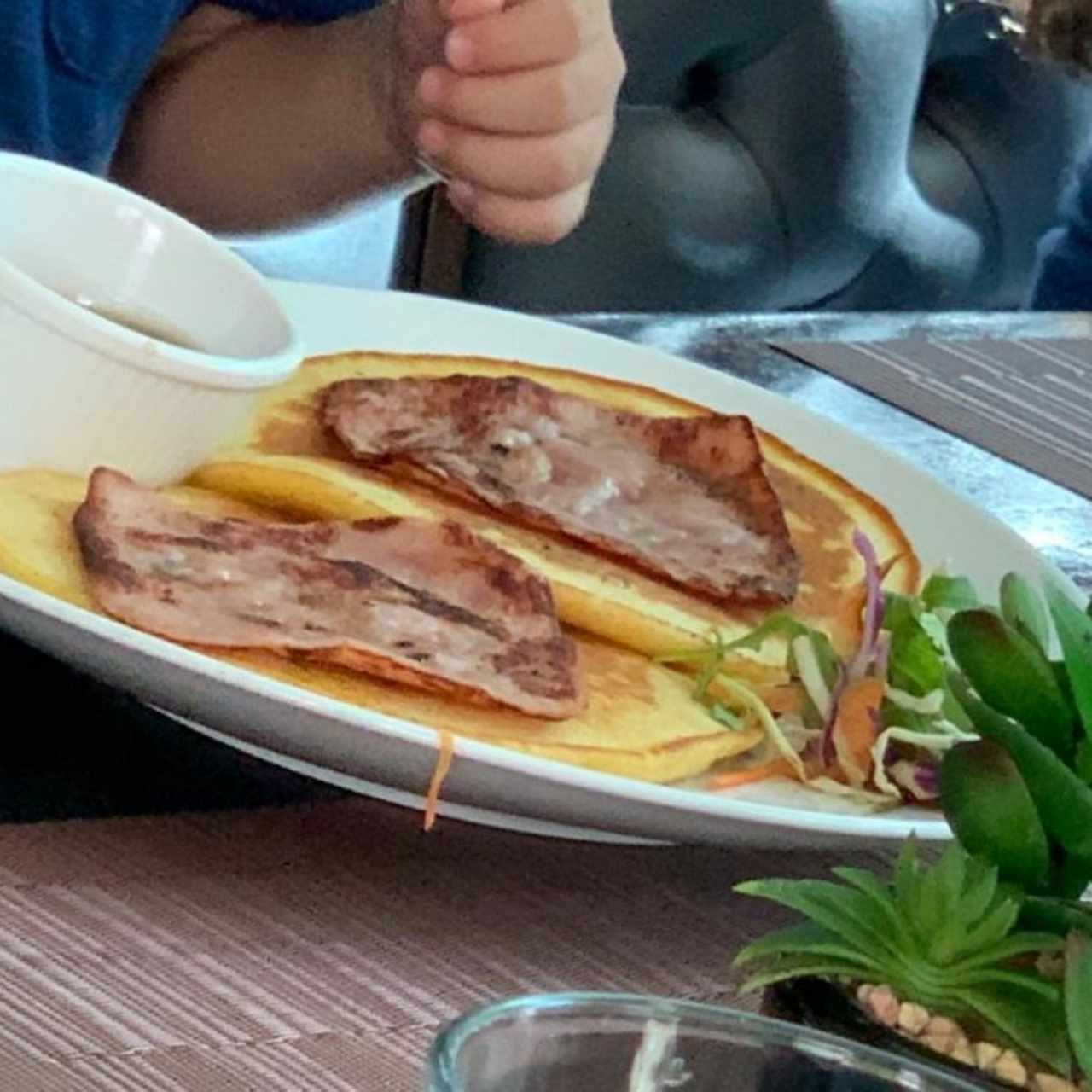 Pancakes o wafles con jamón 