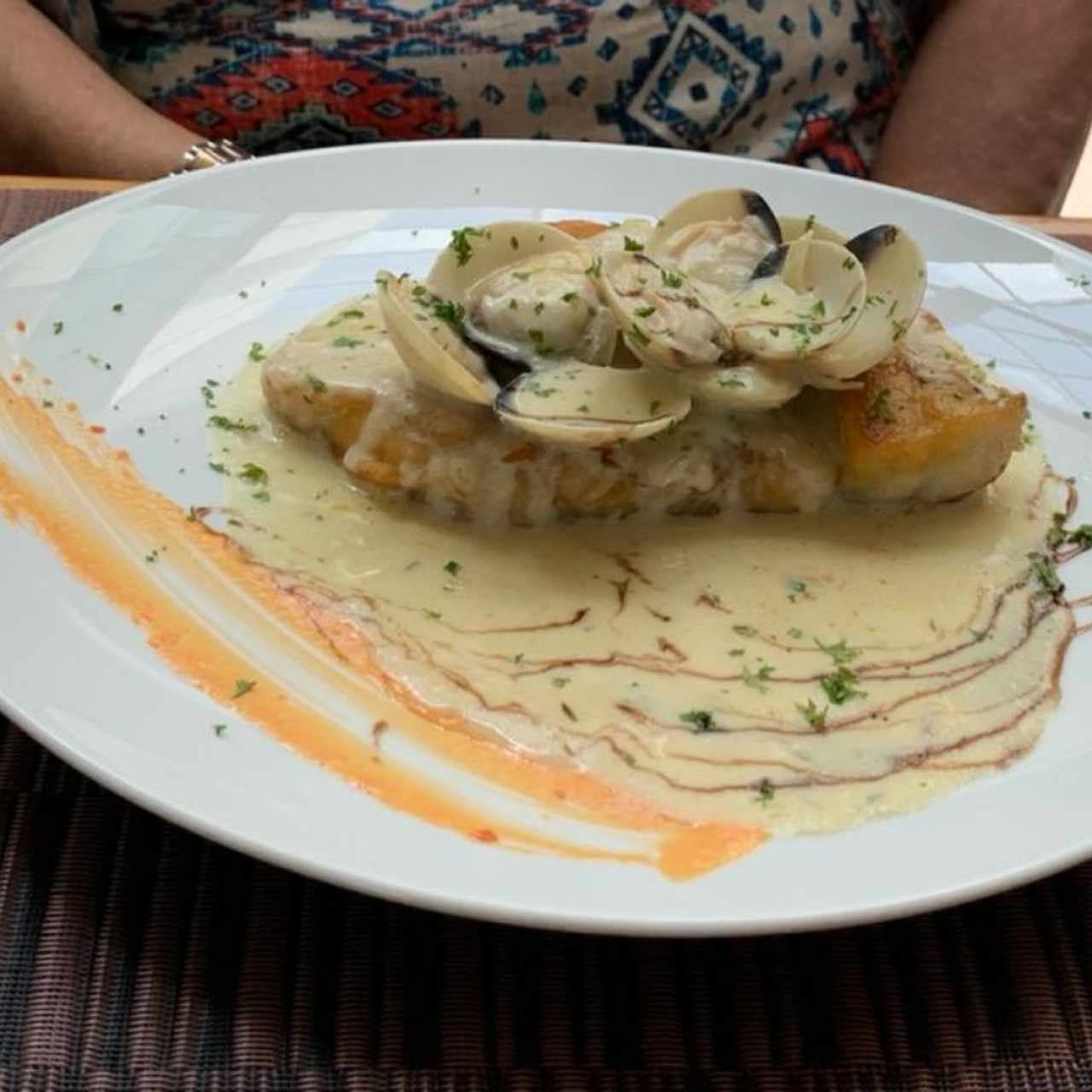 Corvina con almejas tío Pepe