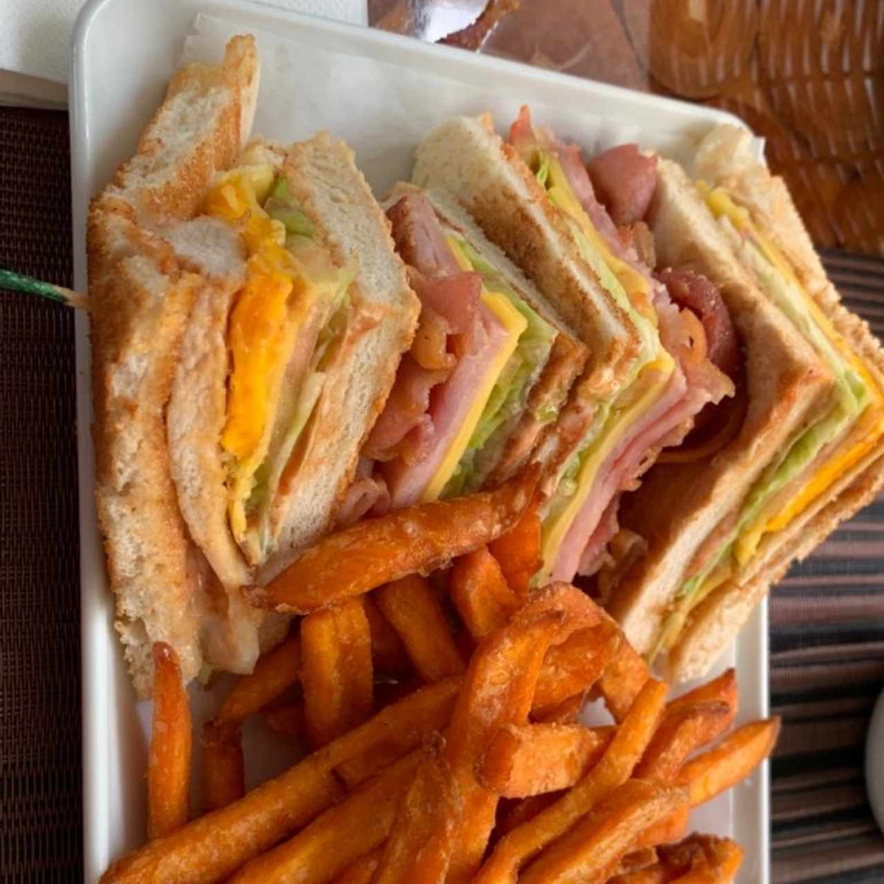 Emparedados - Club sandwich