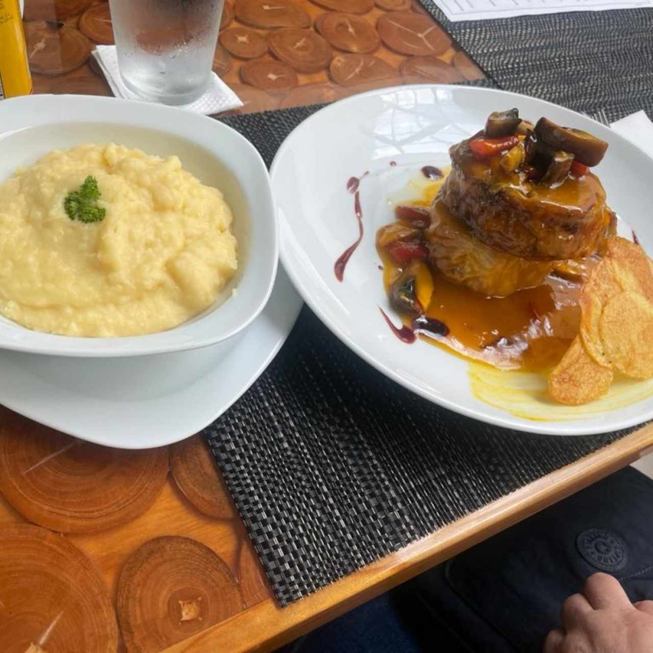 Acompañantes adicionales - Puré de papa y pavo salsa maracuya 