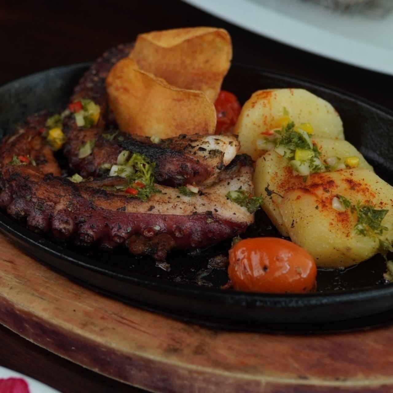 Entrantes calientes - Pulpo al carbón