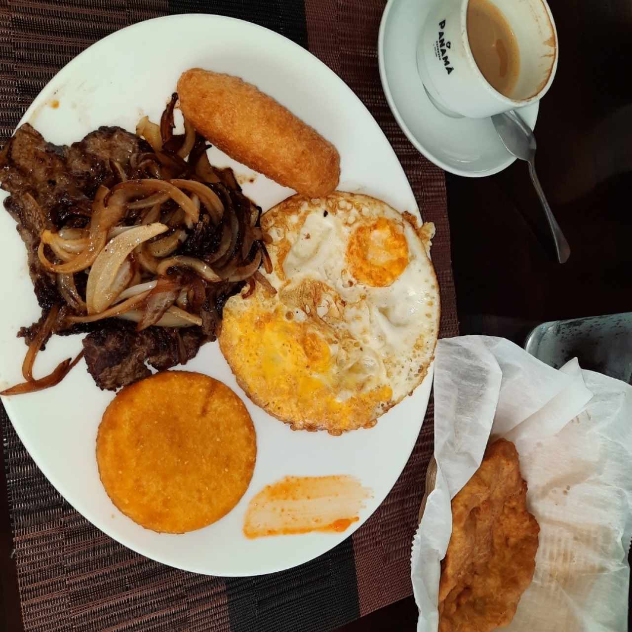 desayuno panameño... Rico!