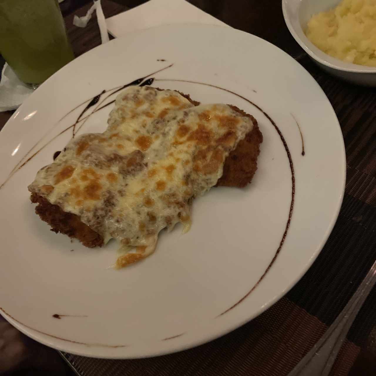 Milanesa de filete de res a la napolitana