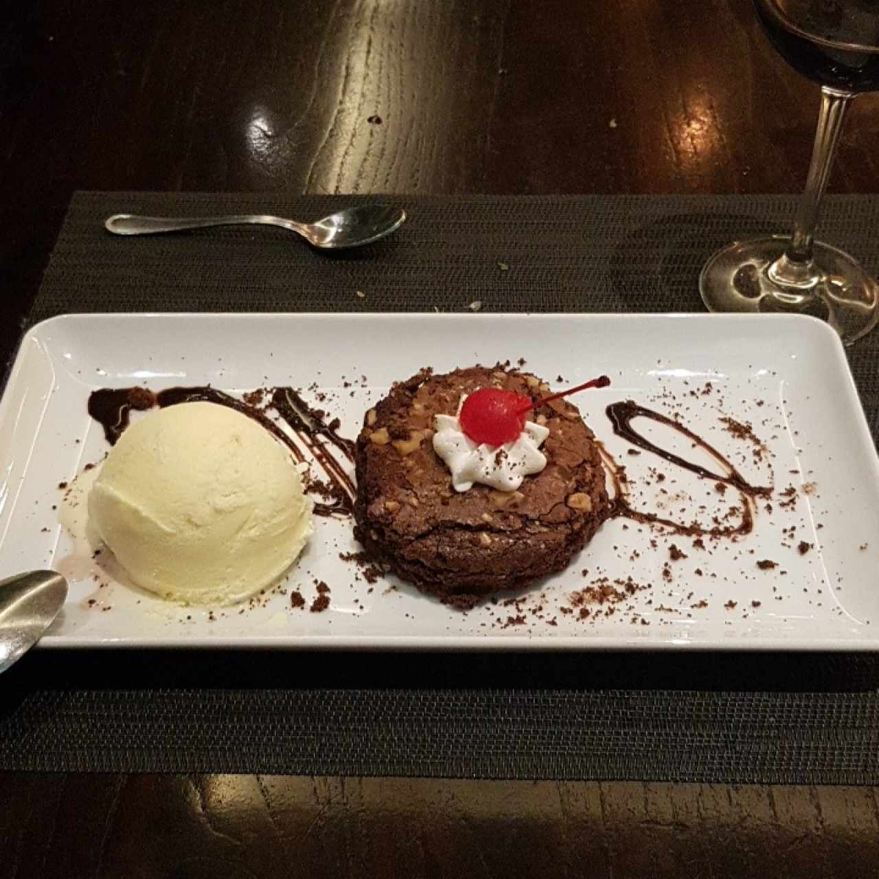 brownie con helado
