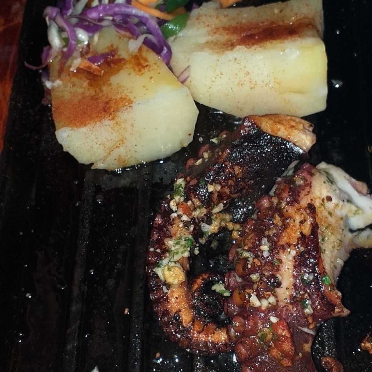 Entrantes calientes - Pulpo al carbón