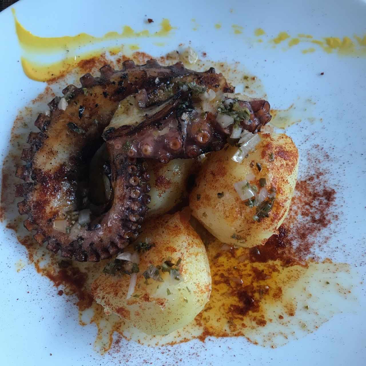 Entrantes calientes - Pulpo al carbón