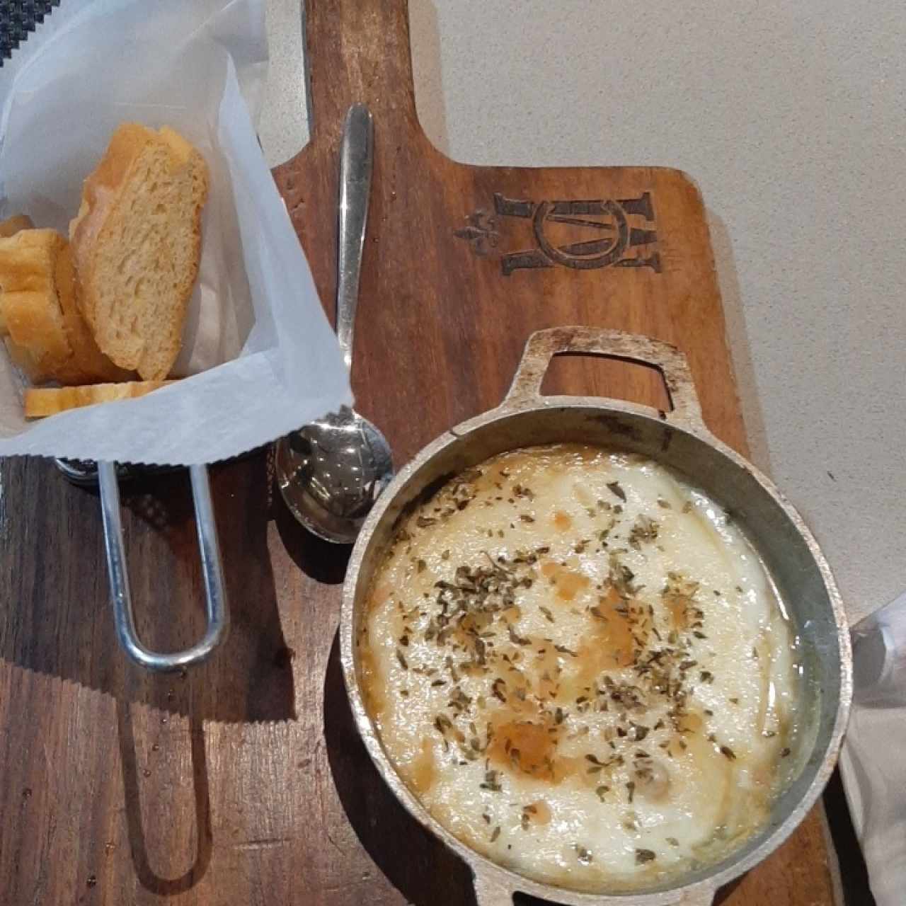 Entrantes calientes - Queso provolone caliente
