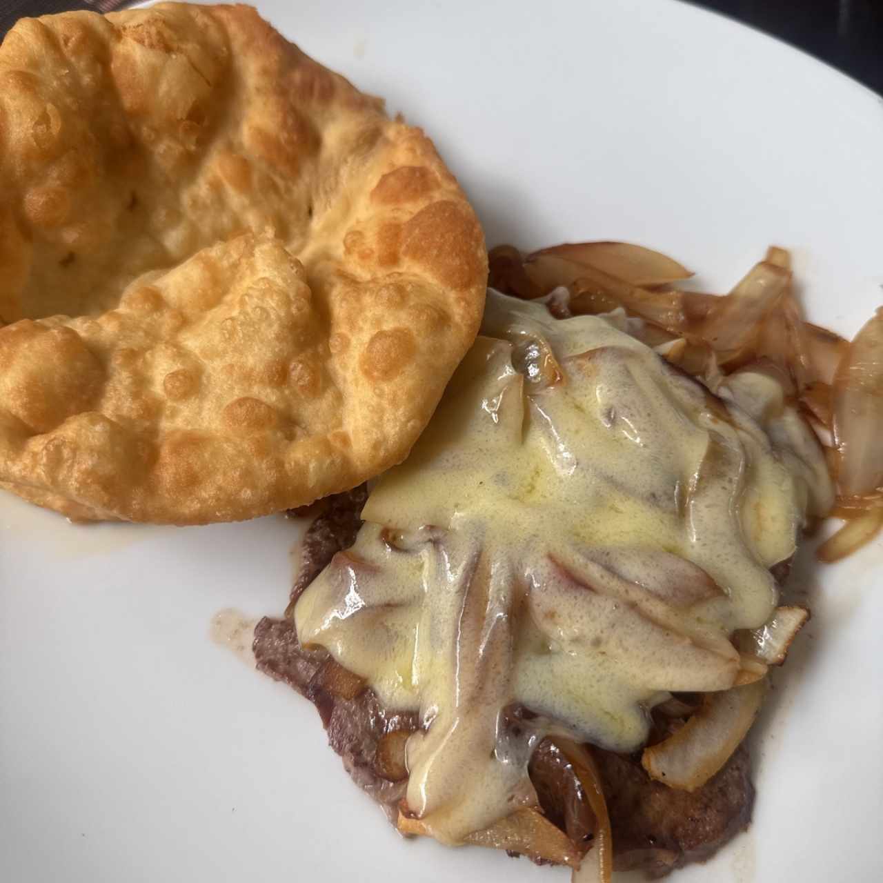 Bistec de Res con Queso gratinado