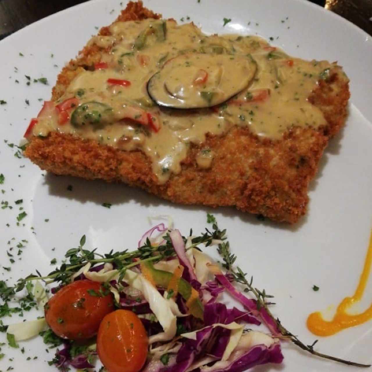 Corvina apanada Thai con mejillones