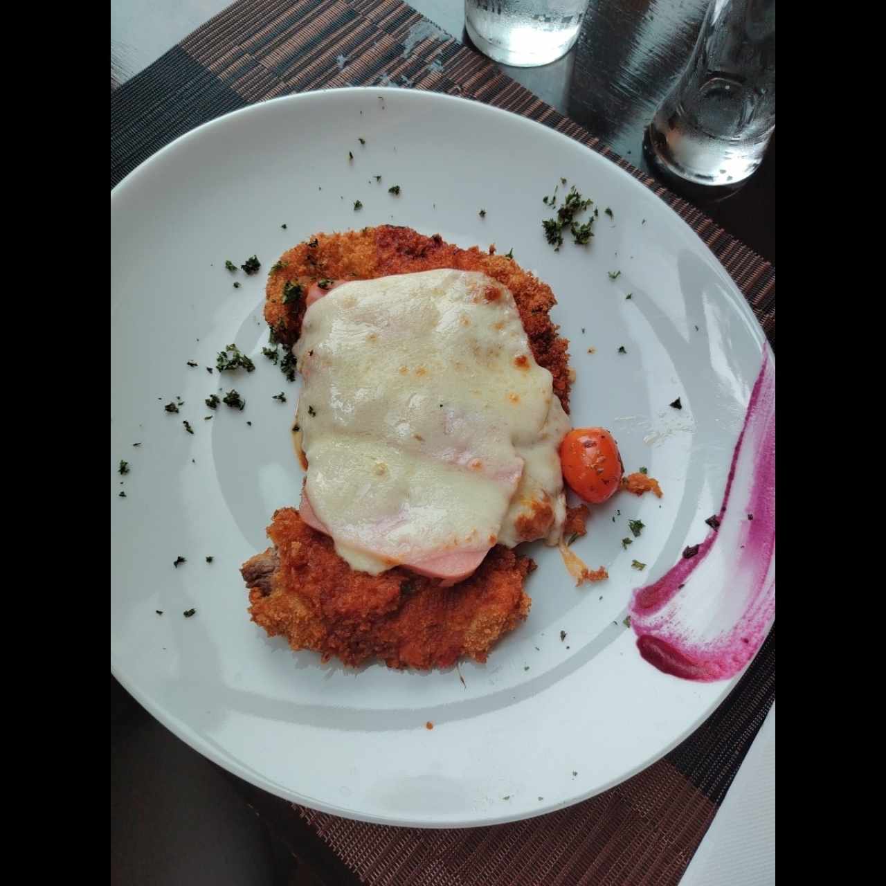 Milanesa de filete de res a la napolitana