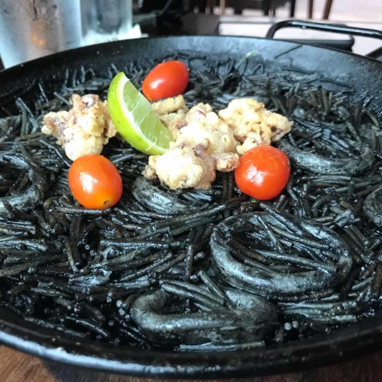 Fideua de Calamar en su Tinta