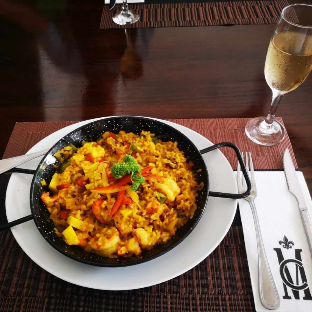 Arroz con camarones estilo thai