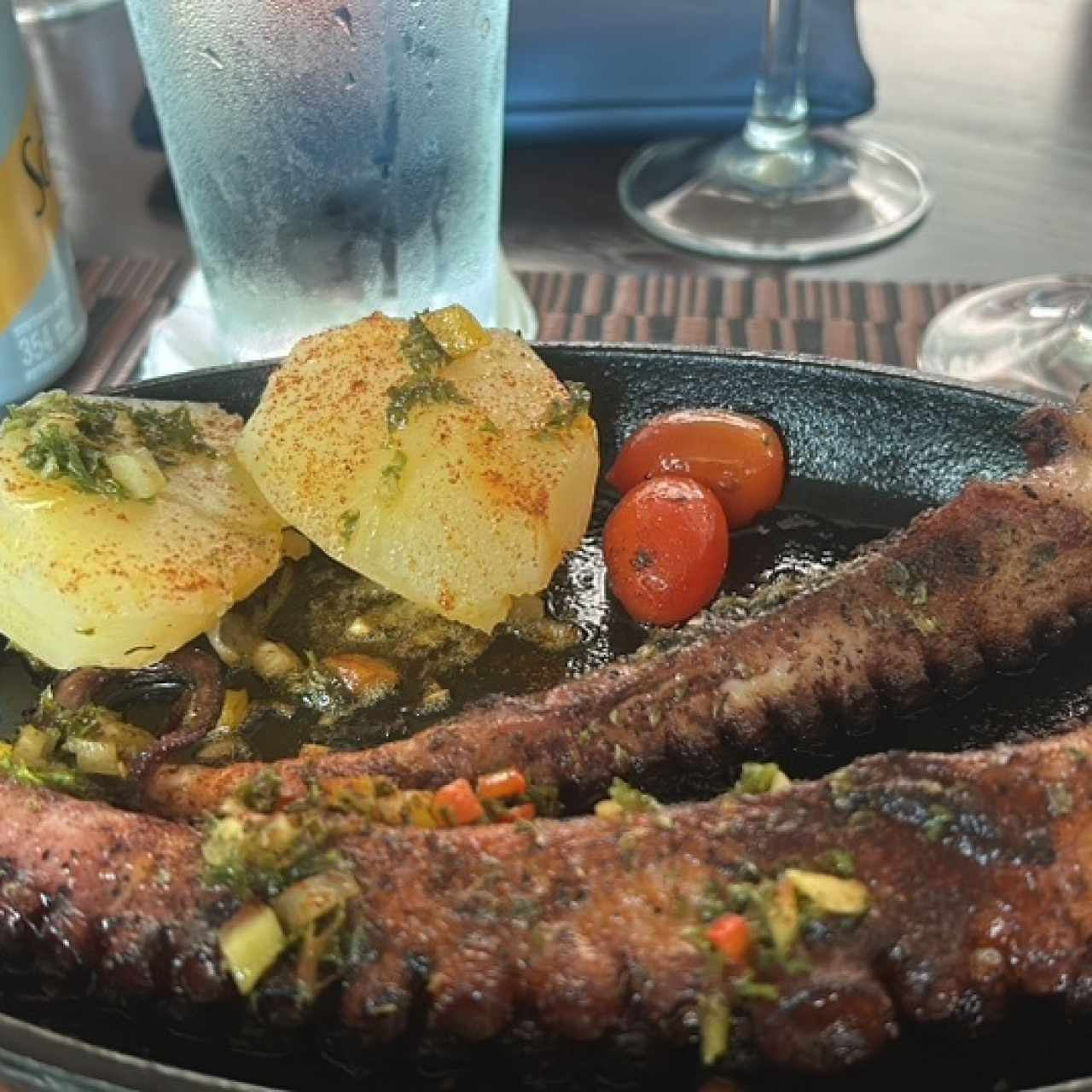 Entrantes calientes - Pulpo al carbón