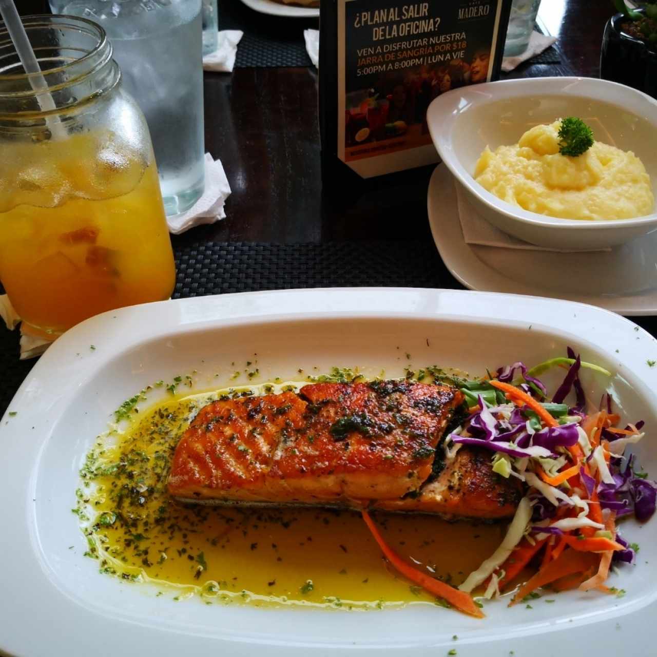 Salmón en mantequilla