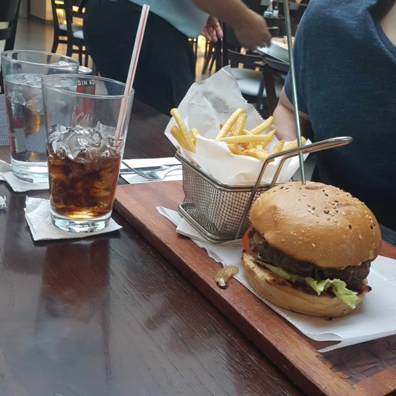 Hamburguesas - Nuestra cheese burger